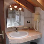 Petit Giles Hotel 2*