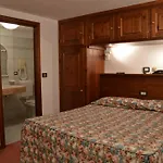 Petit Giles Hotel