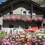 Hotel Petit Giles 2*