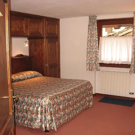 Petit Giles 2* Cogne