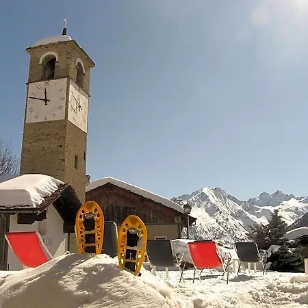 Petit Giles Hotel 2*