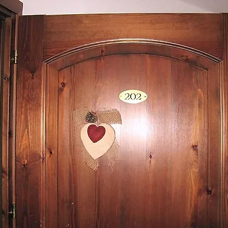 Petit Giles Hotel 2*