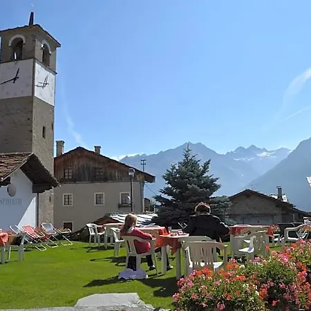 Petit Giles Hotel 2*