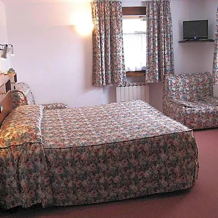 Hotel Petit Giles 2*