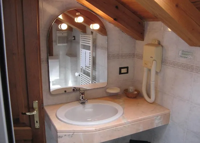 Petit Giles Hotel 2*